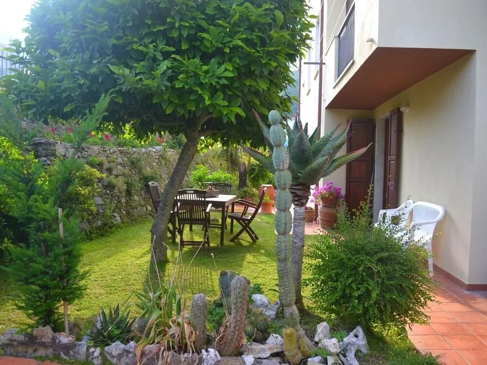 Valley View Apartment in Ameglia near Historical Center with Garden
