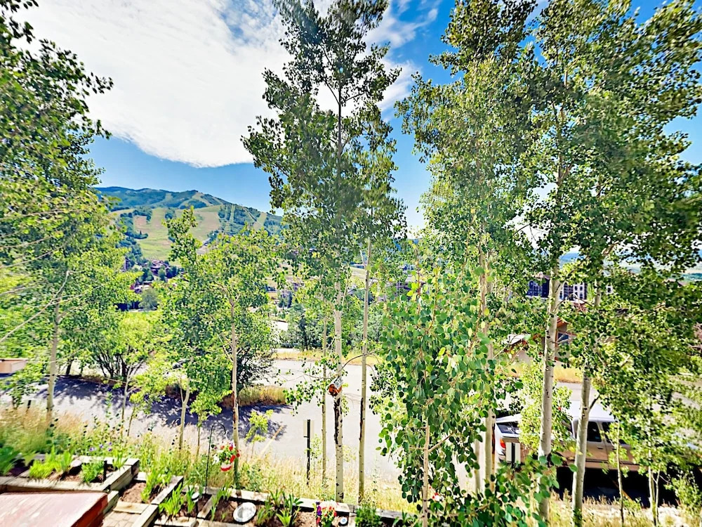 1800 Burgess Creek Rd 103 Condo by RedAwning