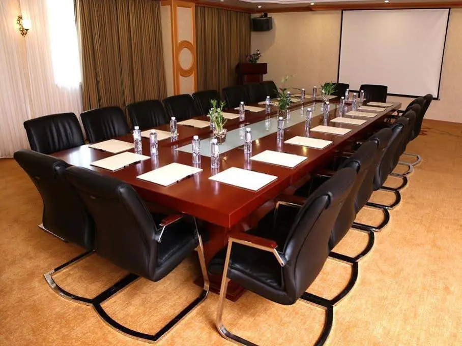 Vienna Hotel (Shenzhen Guanlan Guohuyuan Branch)