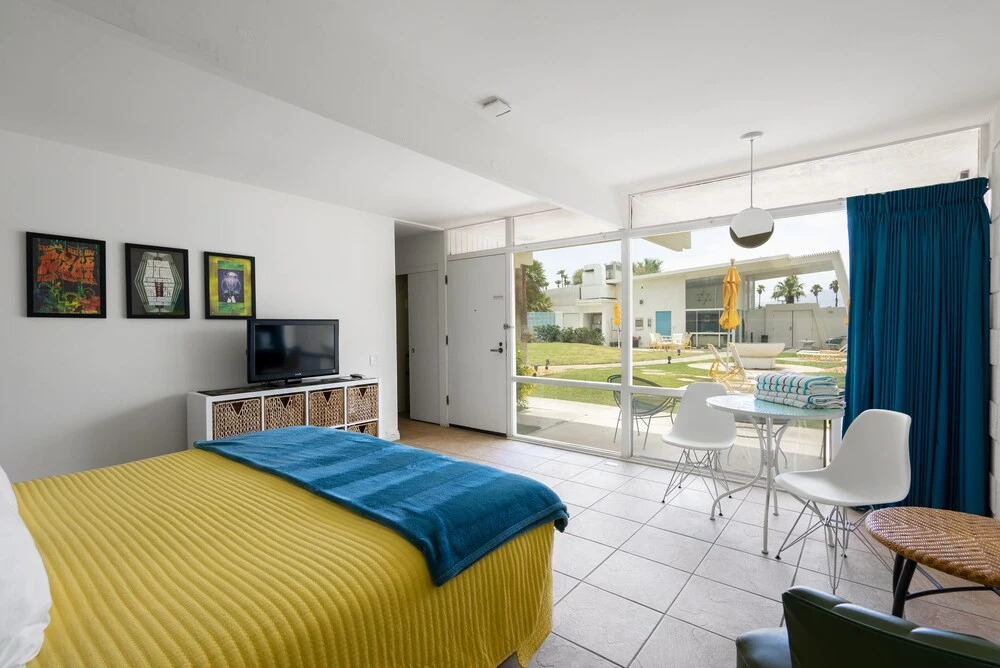 Monkey Tree Hotel 7 by Avantstay Stylish Hotel in Palm Springs w/ Pool!