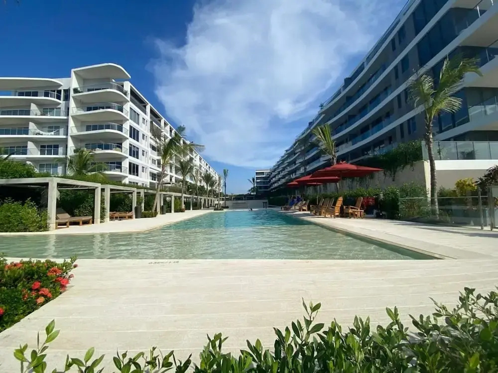 w Lively 1BR With Balcony in Cartagena