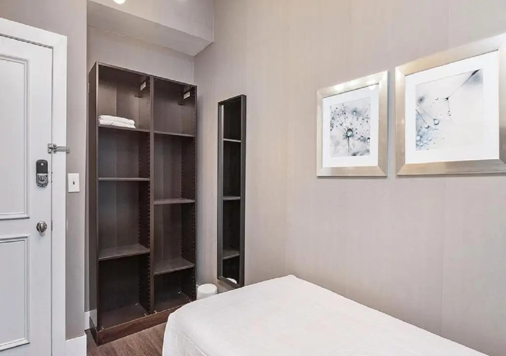Suites At 143 Arlington Street