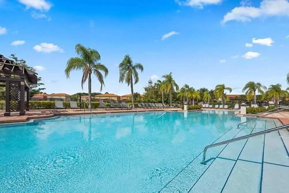 Elegant Home with Pool & Spa, Close to Disney