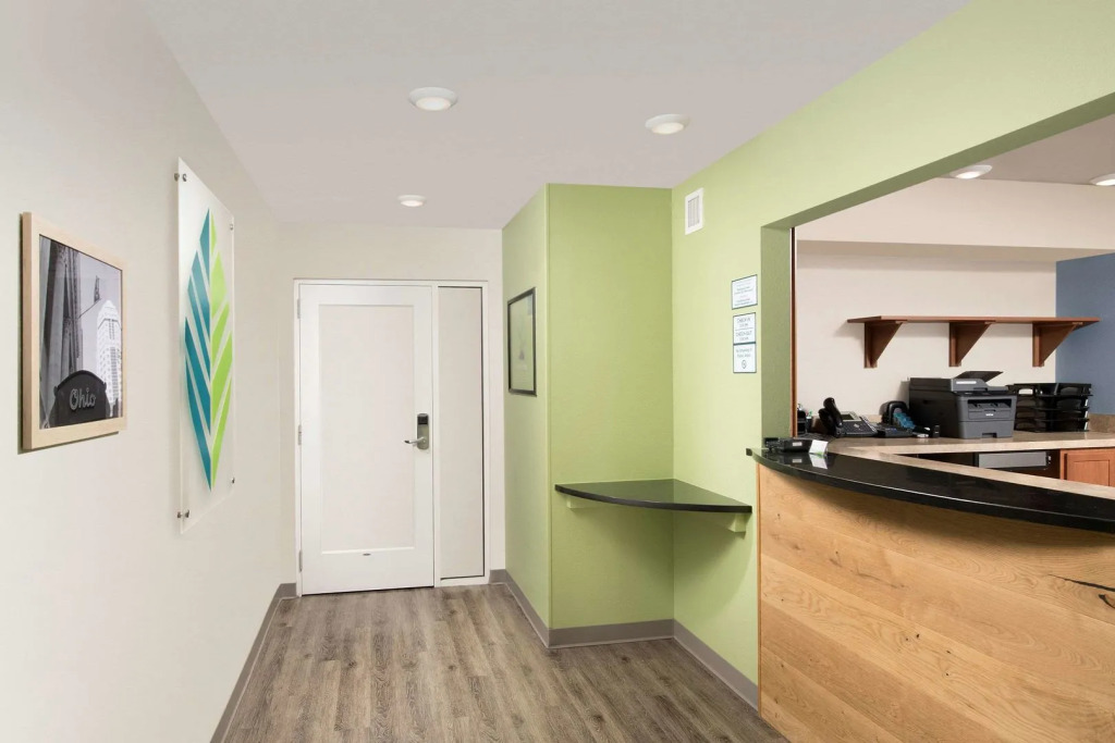 Extended Stay America Select Suites - Cleveland - Airport