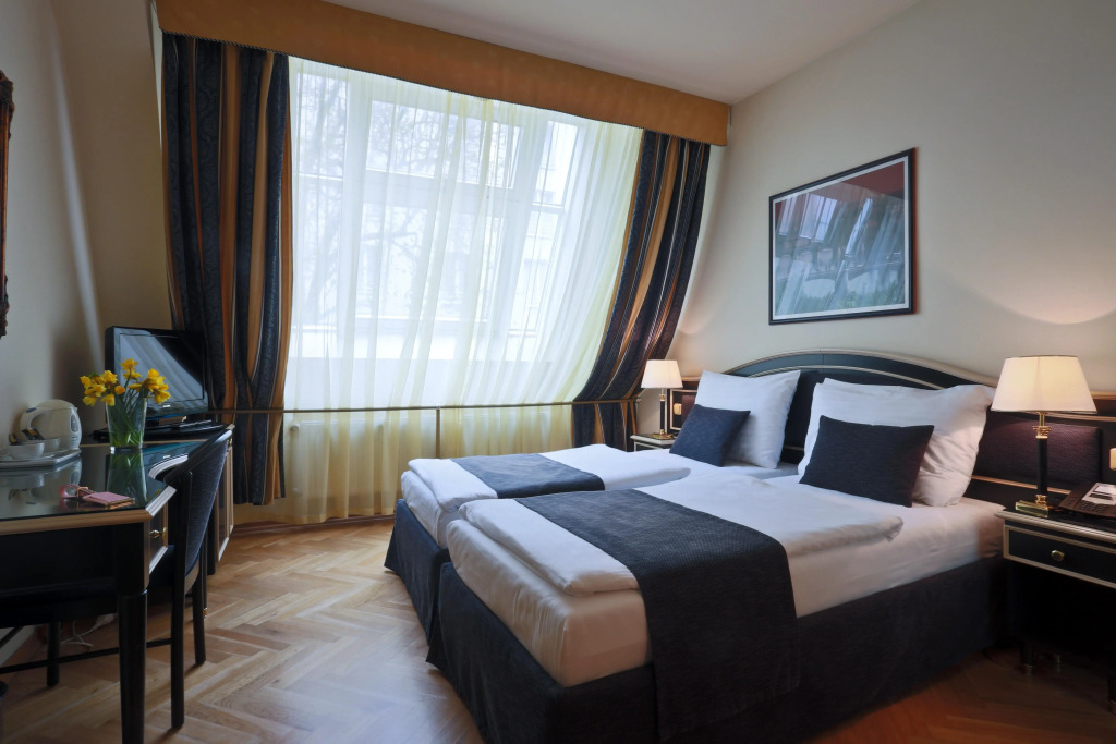 Elysee Hotel