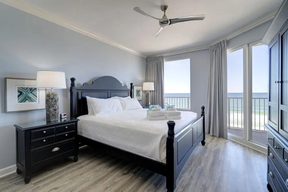 Gulf Front Master Suite! Directly On The Beach! 3 BR / 2 BA! Sleeps 8
