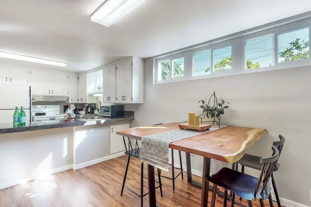 2BR Dog-friendly Duplex Close to Boise w/ W & D