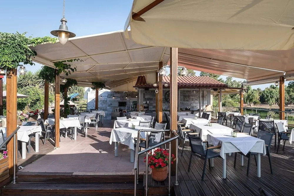 Akti hotel
