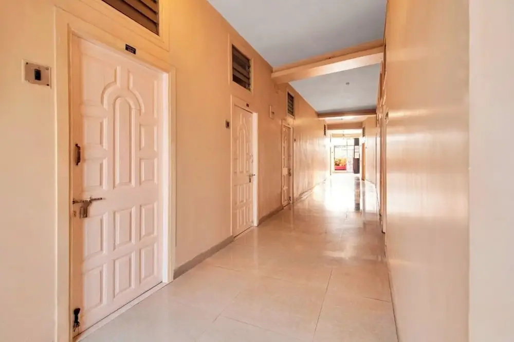 iROOMZ Hotel Anandalok