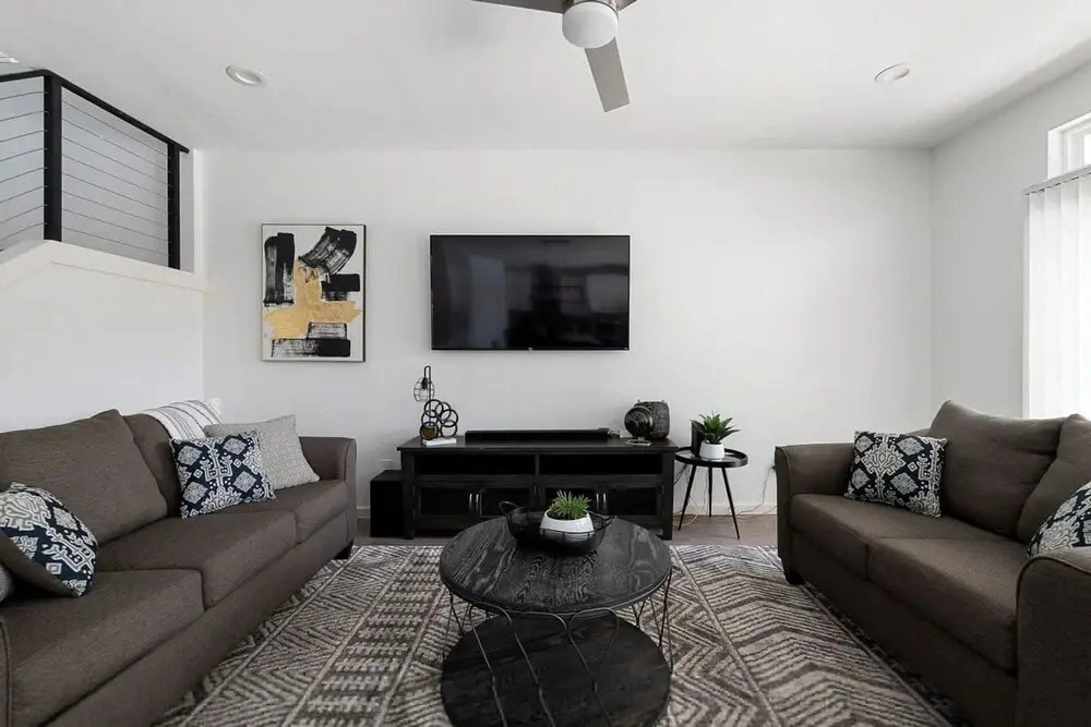 Urban Retreat With Pool Near Downtown Dallas