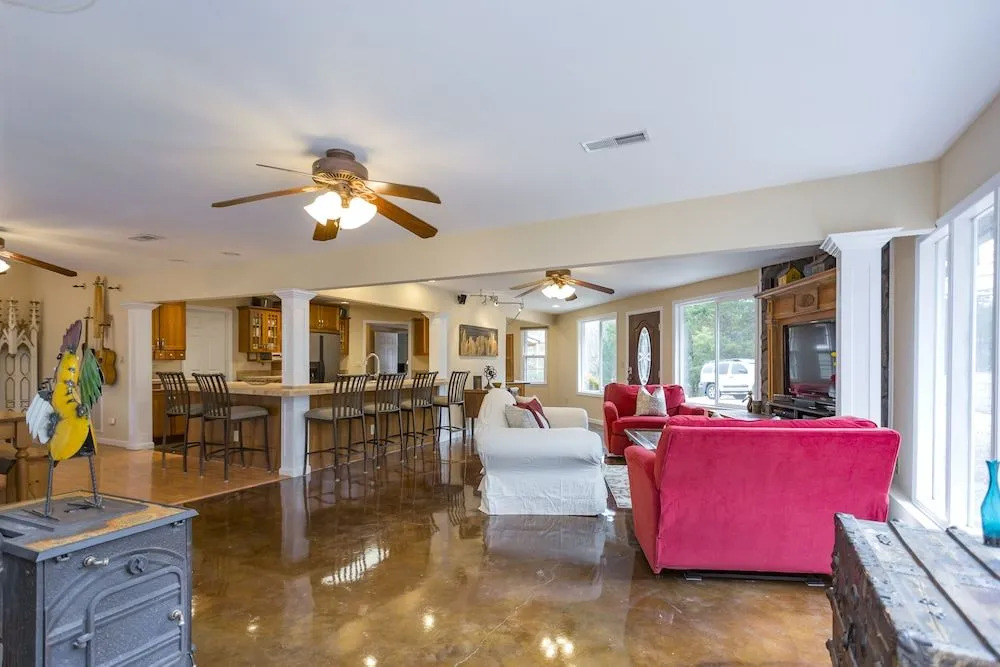 Grand Dream Vacation Home in Nashville 7+ beds!