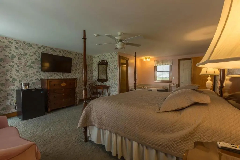 Rose Farm Inn