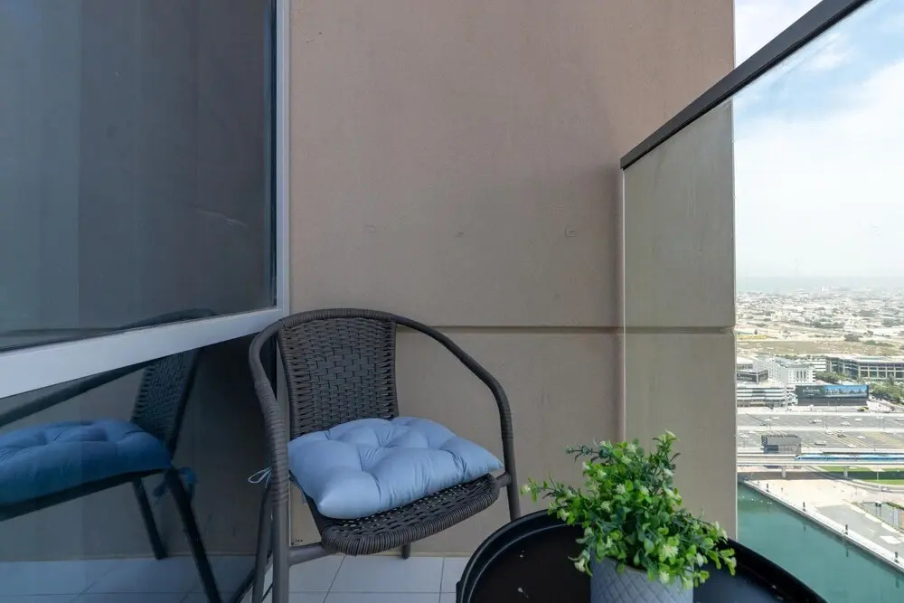 SuperHost - Luxury Apt with Panoramic Burj and Canal Views