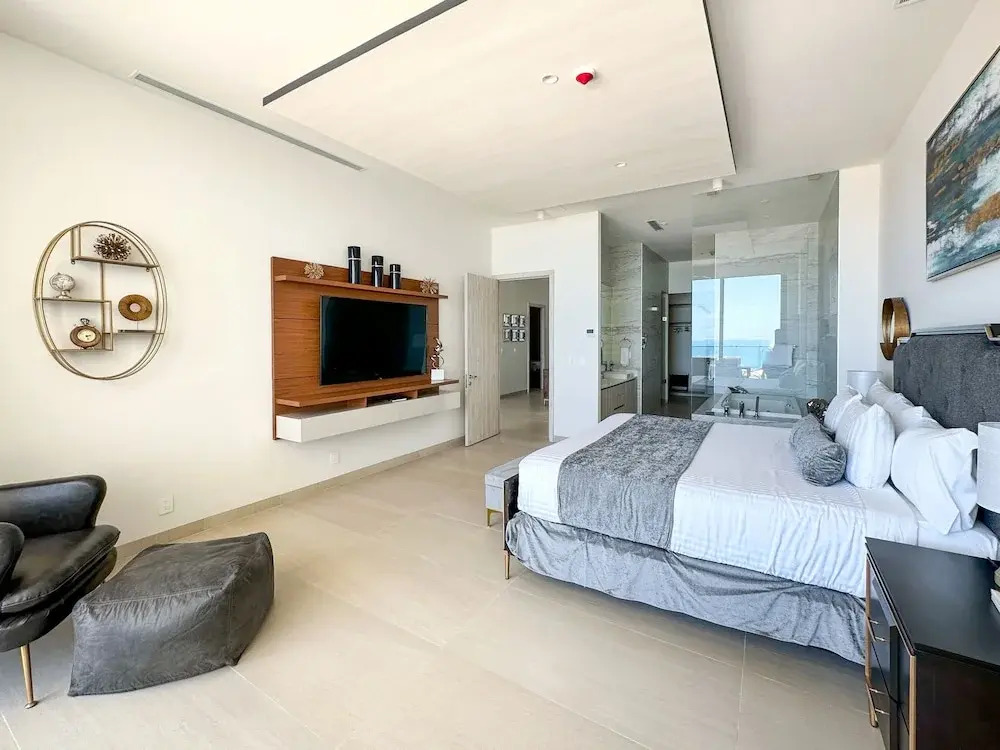 Sandy Beach 2BR Beachfront Getaway