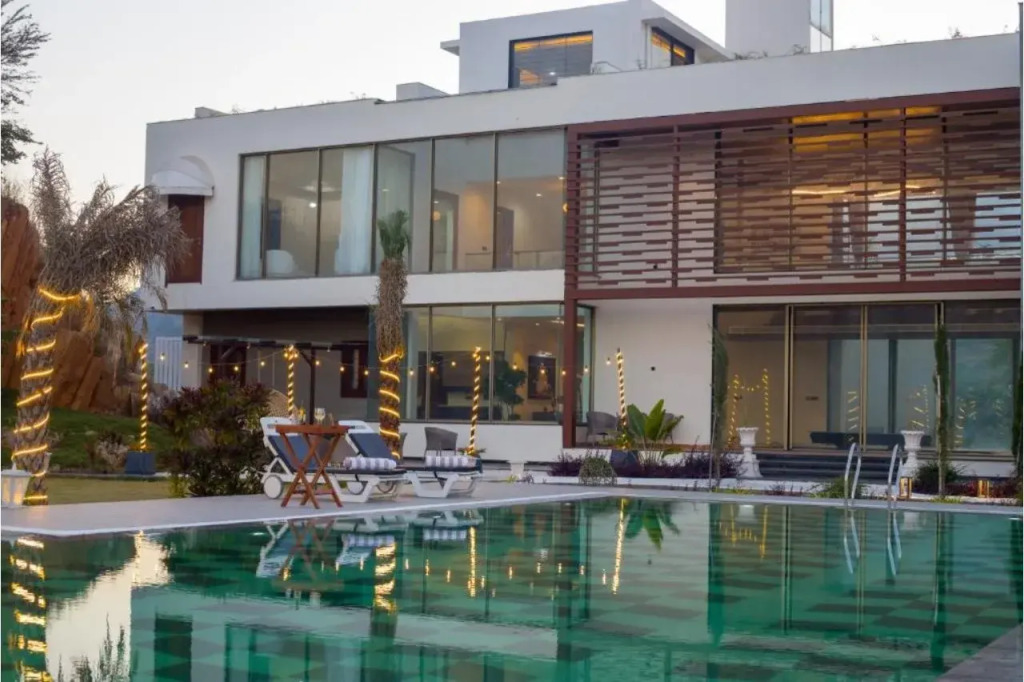 ELIVAAS Prive Kvanya Mansion with Pool