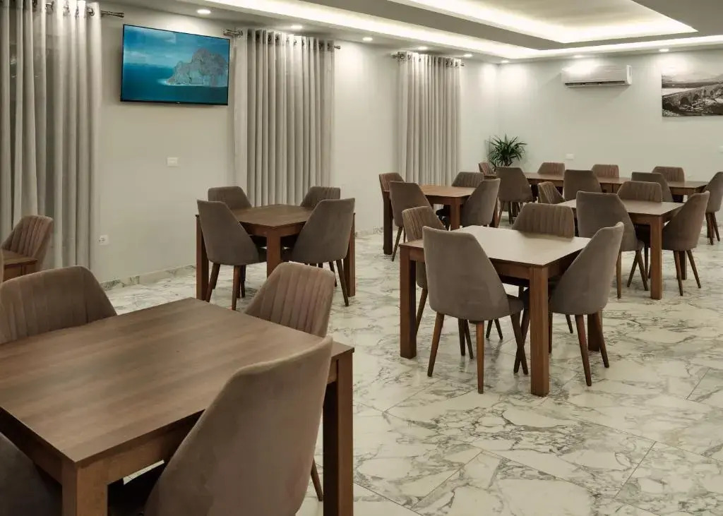 Montflux Hotel