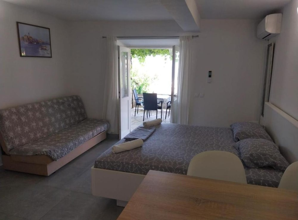 Comfort Apartments Lumbarda