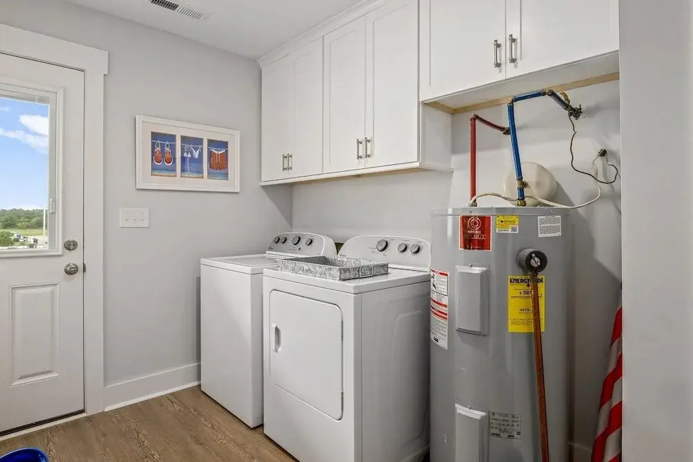 Bozeman Beach 4 Bedroom Home by Redawning
