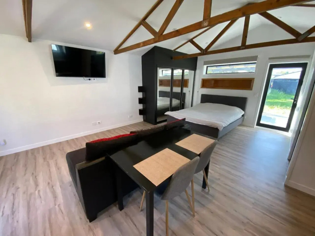 Studio Unit with Outdoor Bathtub