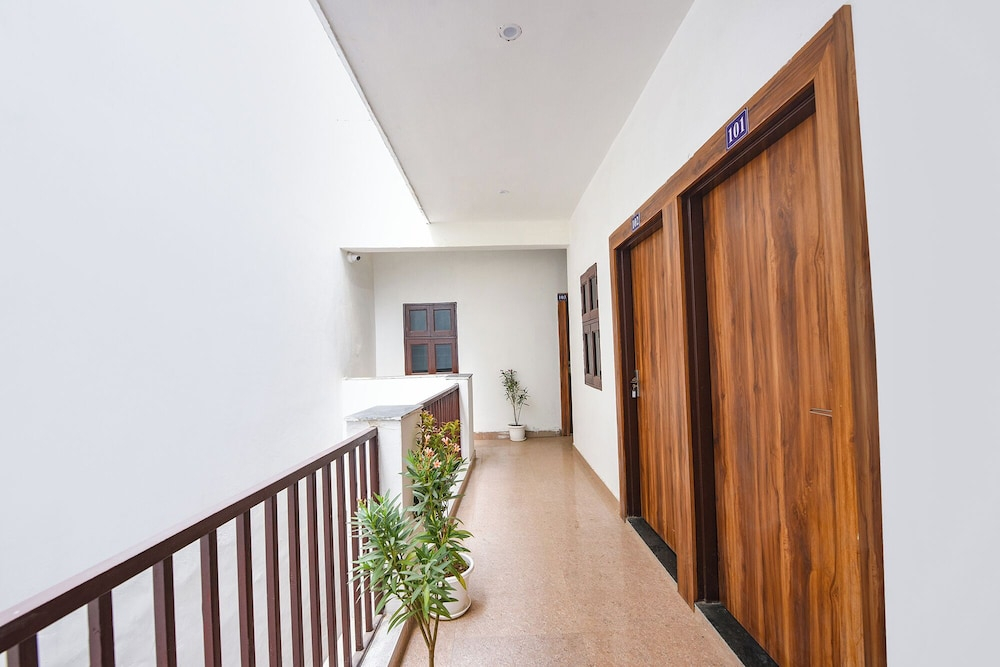 Fabhotel Sky Sector 76