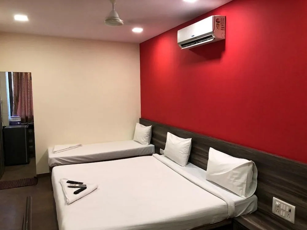 Lucky Serviced Apartments -Near BKC