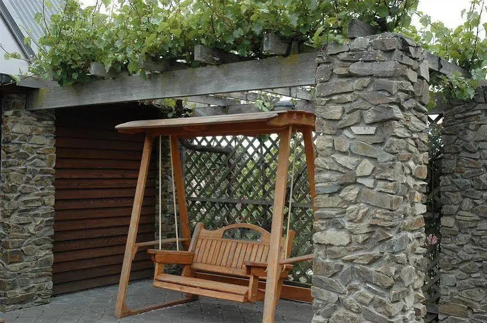 Stonehaven Vineyard Homestay