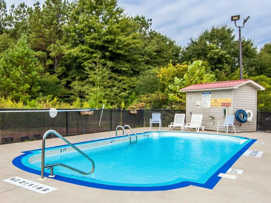 Econo Lodge Inn & Suites Rockmart