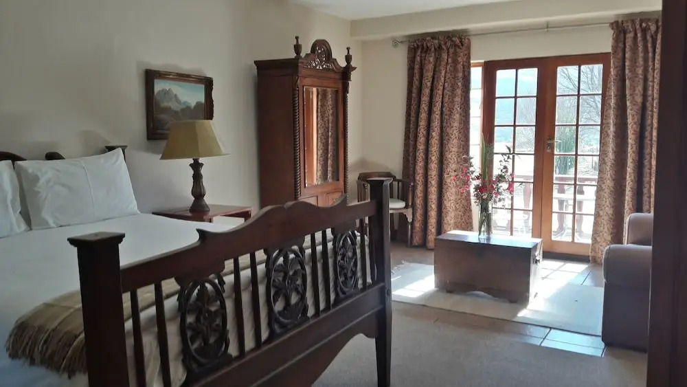 The Bend Country House