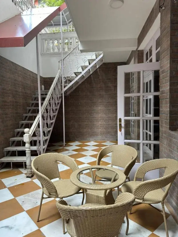 Villa 33
