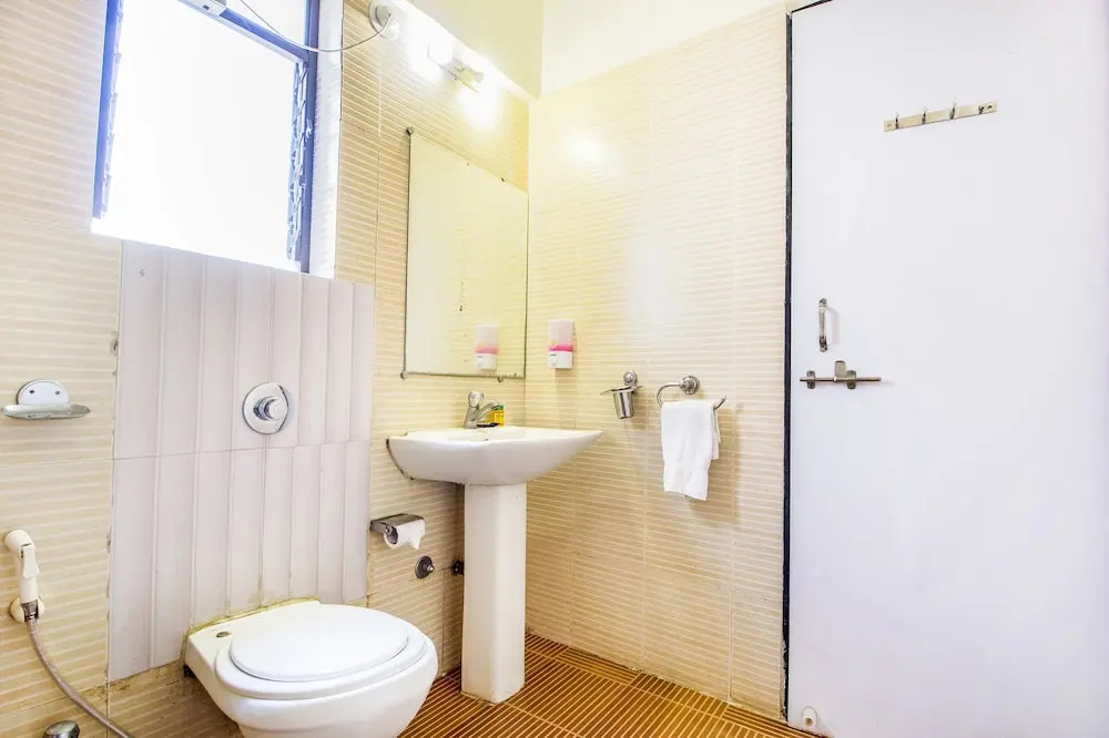 FabHotel Aundh