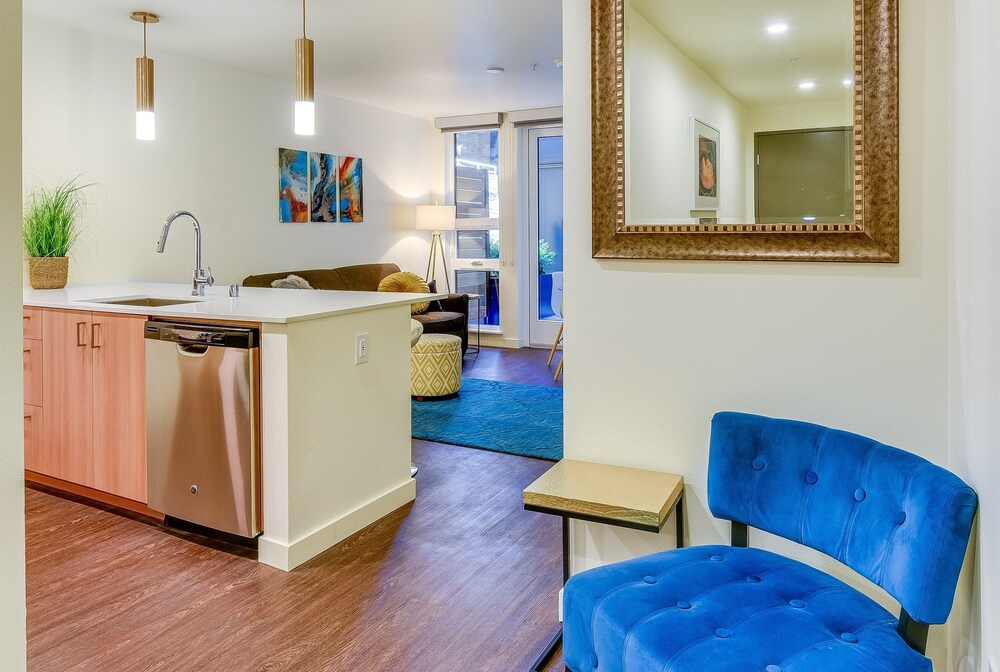 Modern Suite at the Market - Two Bedroom Apartment