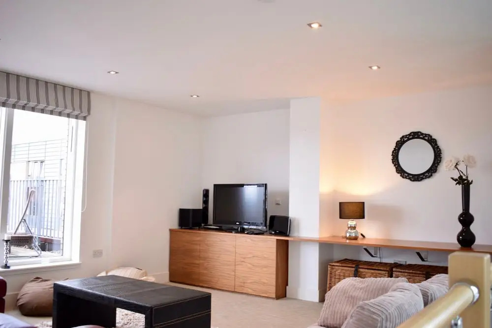 2 Bedroom Penthouse With Balcony and Castle Views