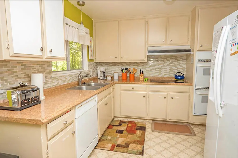 3826 Regina 4 Bedroom Home