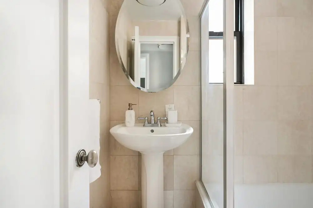 73-406 New 1BR 1bth UWS Doorman Gym