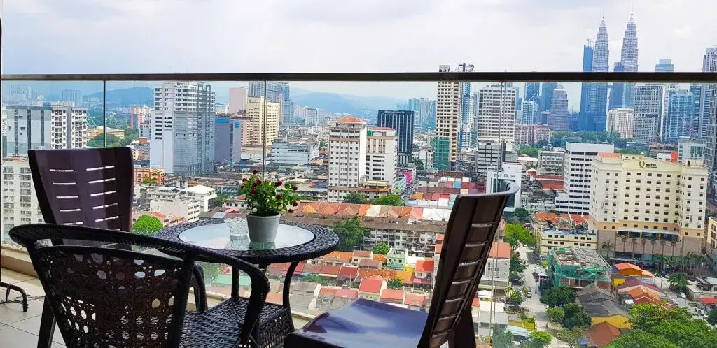 Dream Home & Castle in the Sky Hostel