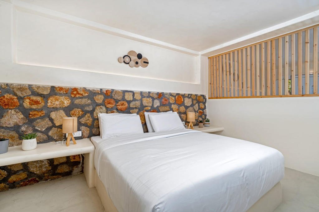 Eolithos Suites