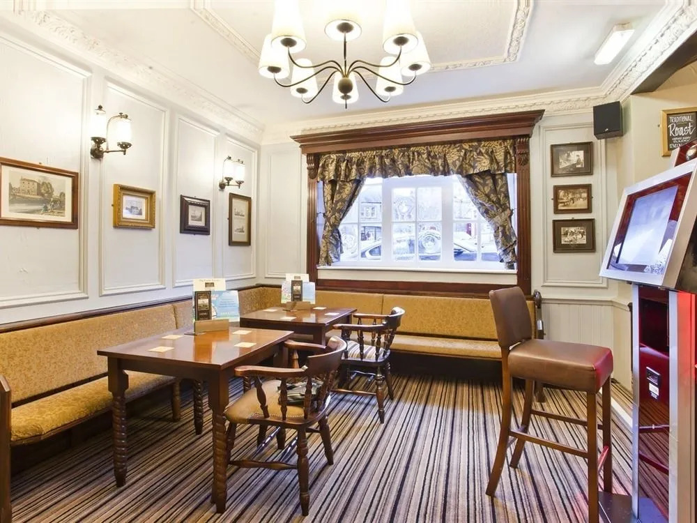 The Castle Tavern Pub & Guest Rooms