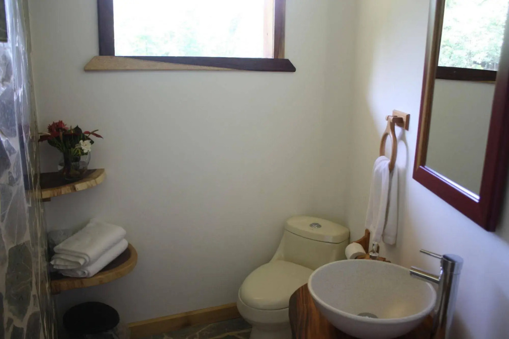 Macaw Lodge