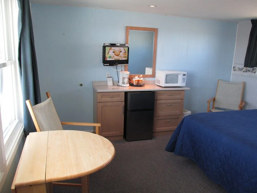 East Harbour Motel and Cottages