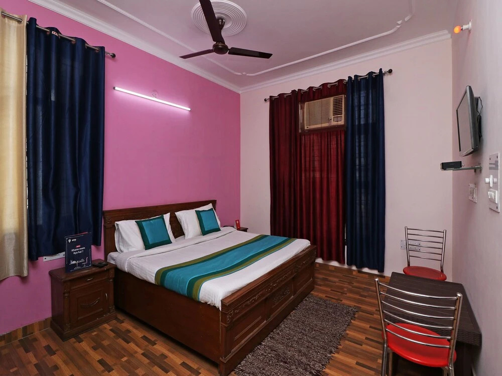 OYO 13195 The Abodes Guest house