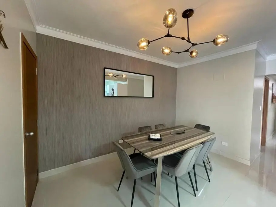 City View 2Br Downtown Stylish Sleeps 4 +WiFi+ Gym
