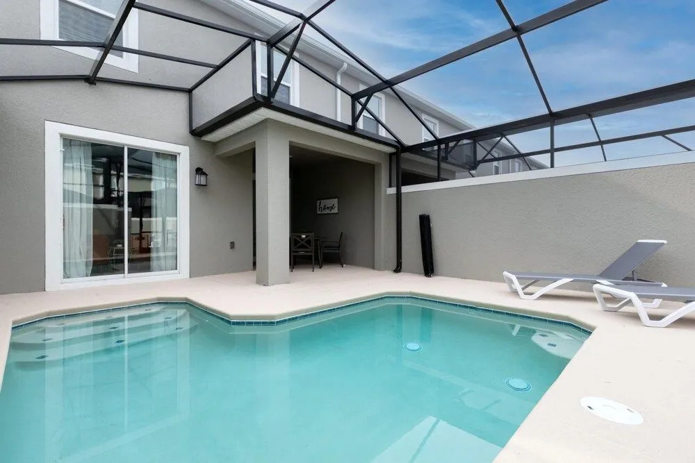 Charming Townhouse With Pool at Storey Lake Resort