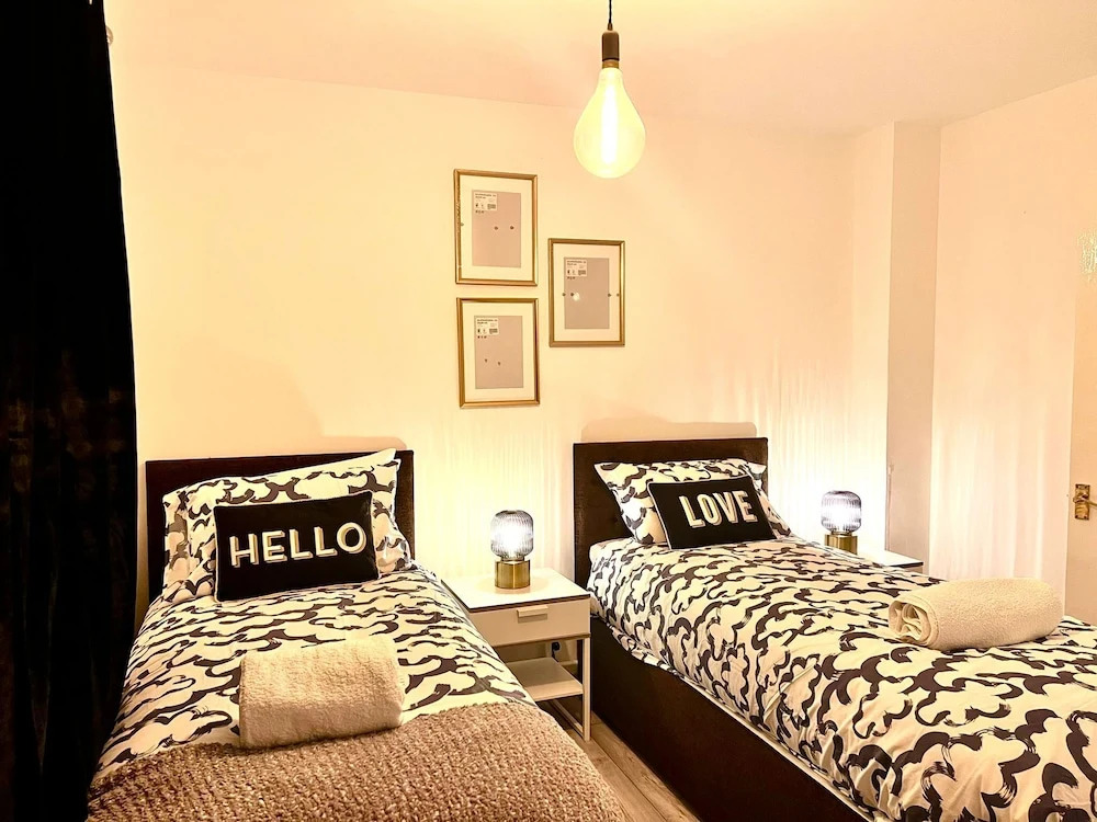 Modern Renovated 2-bedroom House