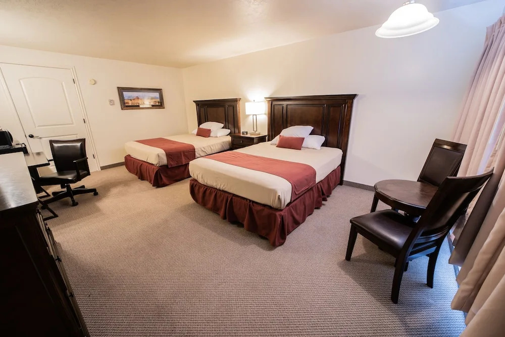 Clover Creek Inn