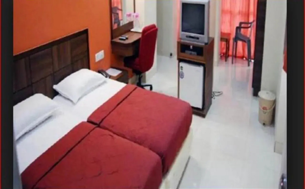 Hotel Maruti Mandapam
