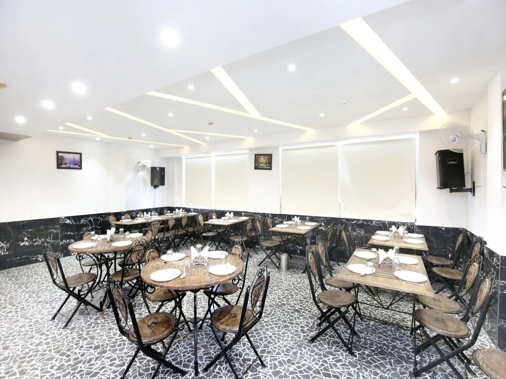 OYO 13678 Hotel Celebrations