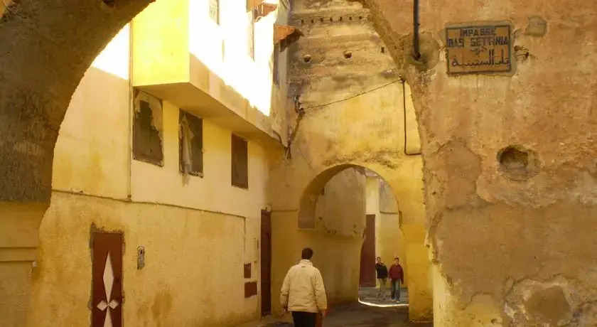 Riad Lola Halima