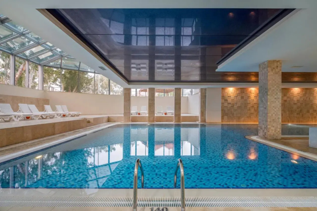 Green Max Hotel