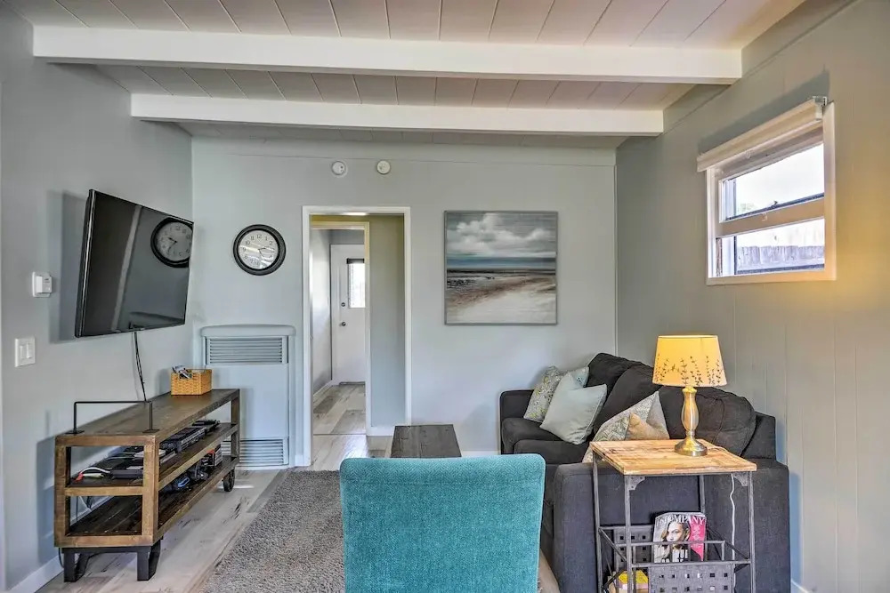 Remodeled Ventura Beach Home With Yard & Fire Pit!