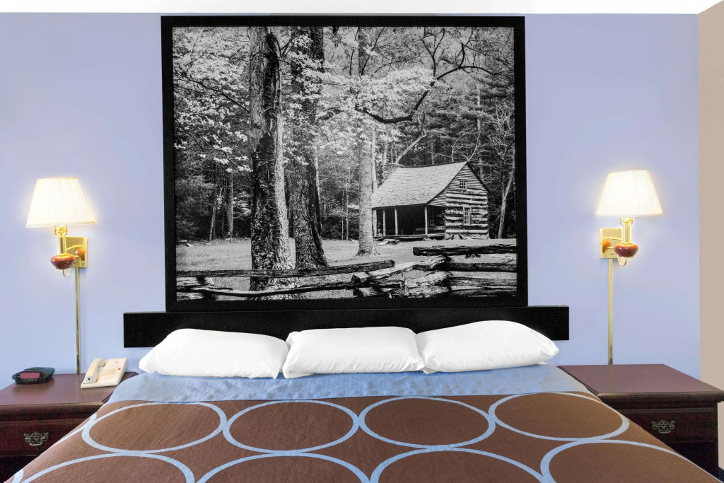 Super 8 by Wyndham Whiteville